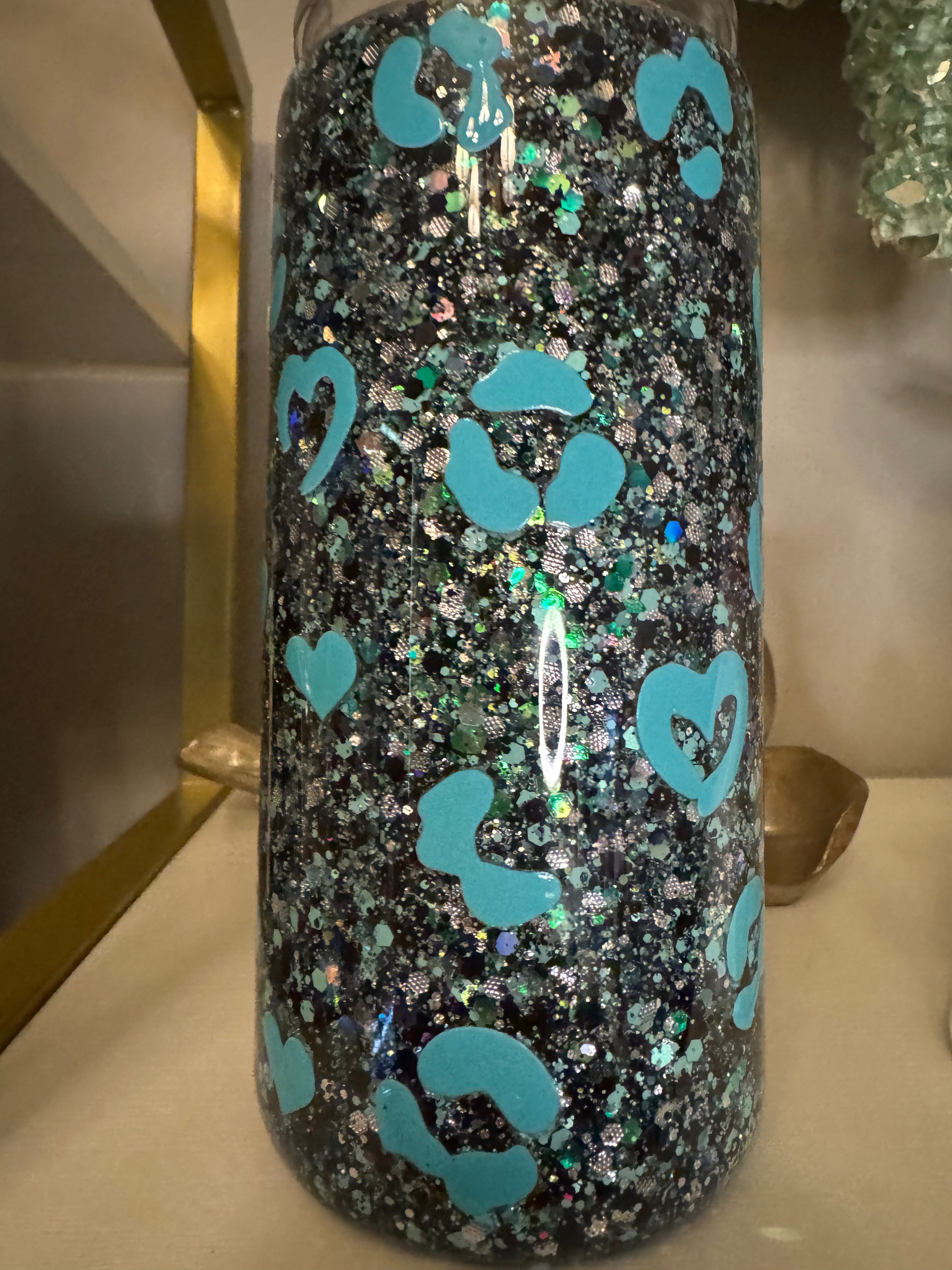 Leopard and hearts globe   (Spot Cup)